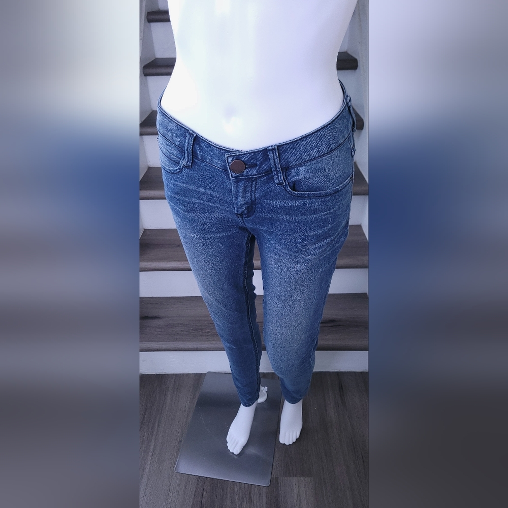 Size 3 No Boundaries Skinny Jeans
